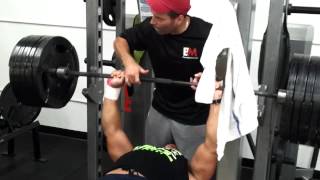 Mike Martin Bench Presses 500lbs For 4 Reps Youtube