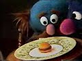 Sesame Street - Grover the Waiter - Big Hamburger