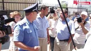 Пикет крымских татар перед Генконсульством РФ