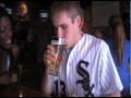 Hooters kiss