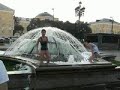 купание в фонтане
