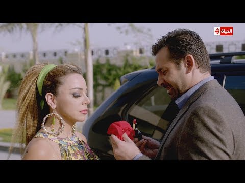 كريم عبد العزيز يحرج سوزان نجم الدين ..