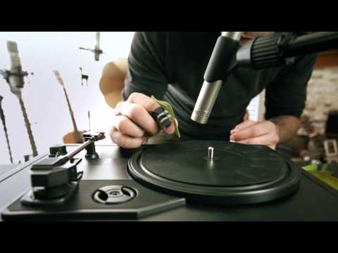 Diego Stocco - Duet for Leaves and Turntable 85zfnRpBA8k
