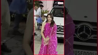 Sharvari Wagh के ग्लैमरस लुक के कायल हुए लोग, Pink Dress में ढाया कहर