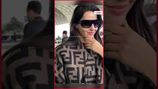 मुंबई एयरपोर्ट पर Nora Fatehi ने Winter Look में दिखाया Cozy अंदाज़