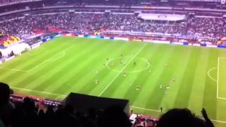 La afición grita "Fuera Chepo" en el Estadio Azteca