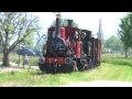 Two ladies with a steam whistle ,stoomtrein dubbele locomotief
