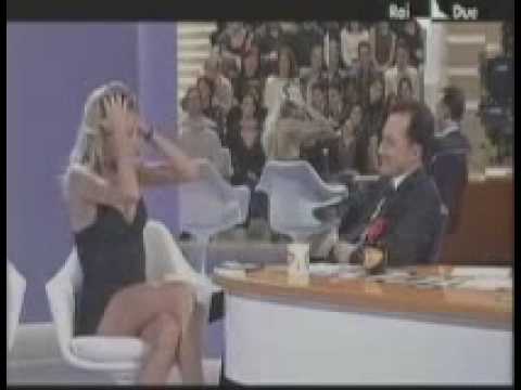Barbara Chiappini Backstage - VidoEmo - Emotional Video Unity
