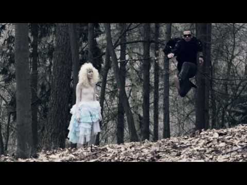 Ben Cristovao - Mimozemšťanka / Aliengirl