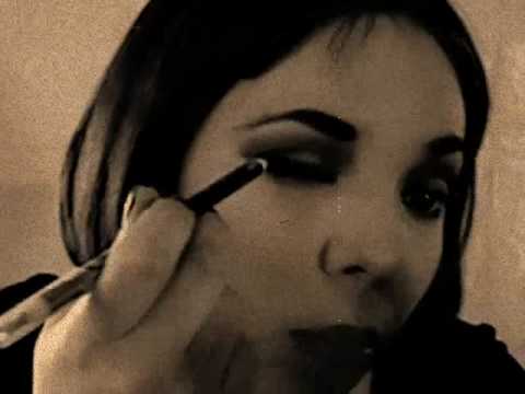 1920s eye makeup. 1920s flapper makeup.