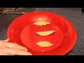 How to Make Molded Chocolate Roses & Leaves and Decorate a Cake (torte).