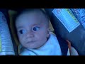 Baby big eyes surprised tunnel, very funny. Sorpresa en el tunel