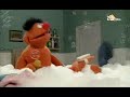 Sesamstraat - Ernie - Troeteleendje