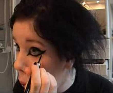 I don't want to del Me putting on my makeup (gothic makeup) 7:57