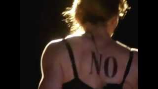 Madonna baixa a calças em pleno concerto