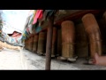 Cilindros de oracion tibetanos / Tibetan prayer wheels