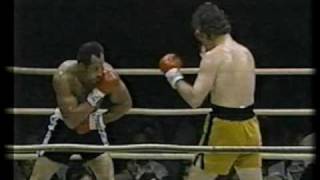 Larry Holmes vs Tex Cobb - Highlights (Holmes BATTERS Cobb) 