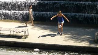 A rainha do futebol freestyle… mesmo boa