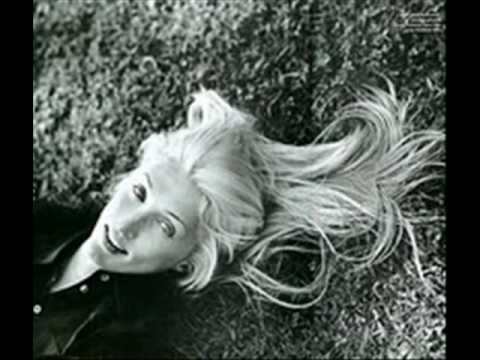 Carolyn Bessette and John F Ken...