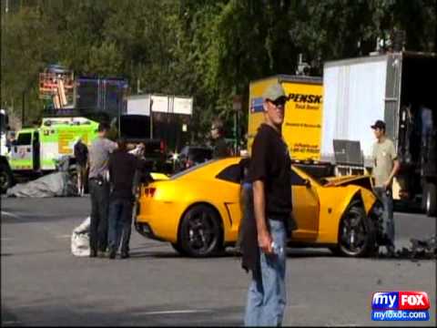 Bumblebee no pudo con policía de los Decepticons