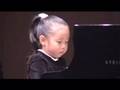 pianist (5years old girl)：Bach Gigue 