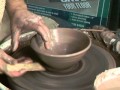 SIMON LEACH POTTERY - Throwing a small kitchen bowl !