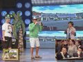 Vice Ganda falls off chair on 'Showtime