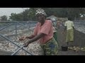 Une Rwandaise en plein travail