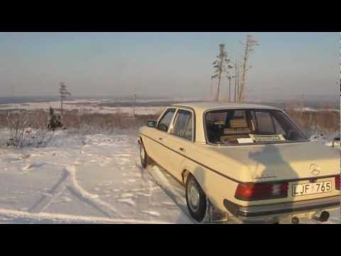 Mercedes 240D Hillclimb Drift in Snow coolakiIlen007 1046 views 3 months 