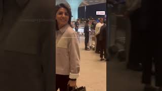 Neetu Kapoor ने Mumbai Airport पर पैप्स के साथ की चिट-चैट