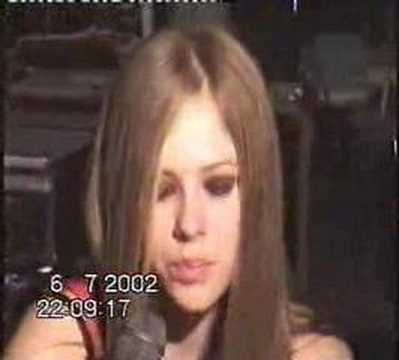 Download Avril Lavigne Young RARE VIDEOS w4fdDWgVkRo video at savevidcom
