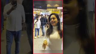 Nushrratt Bharuccha ने Mumbai Airport पर दिखाया कमाल का Casual Look