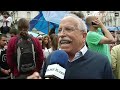 Jóvenes y no tan jóvenes indignados, en la Puerta del Sol