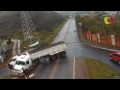 VIDEO ~ Momento de batida entre caminhão e carreta MG 10/10/2013 HD
