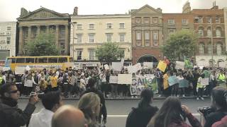 Manifestação em Dublin - 2 Mil Brasileiros foram às ruas protestar!  #OGiganteAcordou #VemPraRua