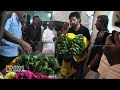 Goundamani Paying Homage To Ramanarayanan