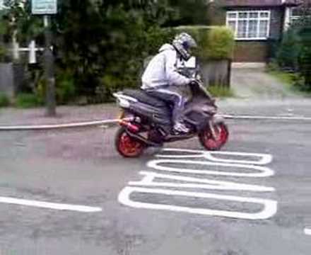 zest gilera runner 172 wheelie