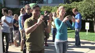 it tip | Nexus 5 spotted in Android 4.4 KitKat statue unveiling video Nexus 5 spotted in Android 4.4 KitKat statue unveiling video