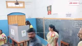 Tamil अभिनेत्री Trisha Krishnan ने निभाया अपना फर्ज, पहुंची Voting के लिए