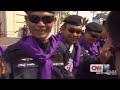Thai police and protestors remove barriers, call truce