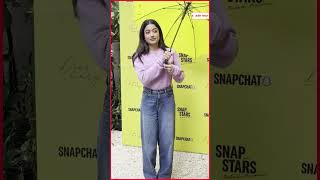 Umbrella लिए कहां पहुंची Rashmika Mandanna, पैप्स को बांटे गिफ्ट