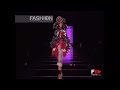 Hana Soukupová falls down during John Gallian Fall/Winter 2004-2005 (VIDEO)