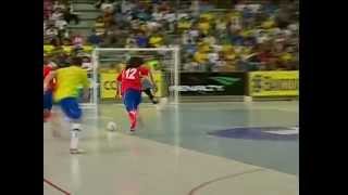 Jogador de futsal da Costa Rica marca golaço