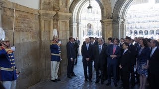 El príncipe japonés Naruhito visita a Salamanca