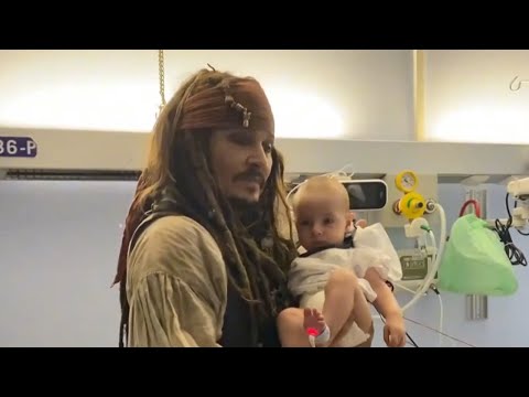 Jack Sparrow visitó a chicos en un hospital pediátrico de San Sebastián