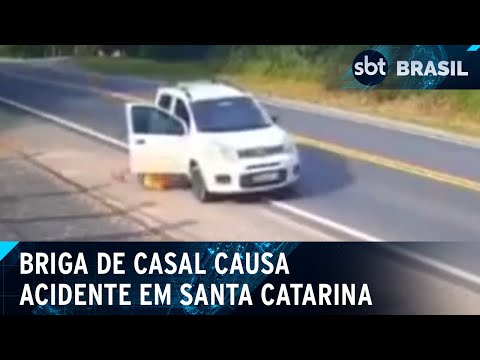 Motorista cai em ribanceira ao perseguir passageiro que se jogou do carro | SBT Brasil (01/05/24)