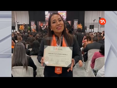 Carolina Espinoza, profesora que se movilizó en bicicleta para dar clases, se graduó de magíster