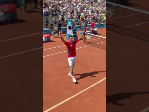 El festejo de Novak Djokovic tras vencer a Rafael Nadal