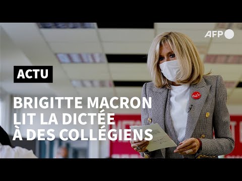 Brigitte Macron lit la dictée à des collégiens près de Paris | AFP Images