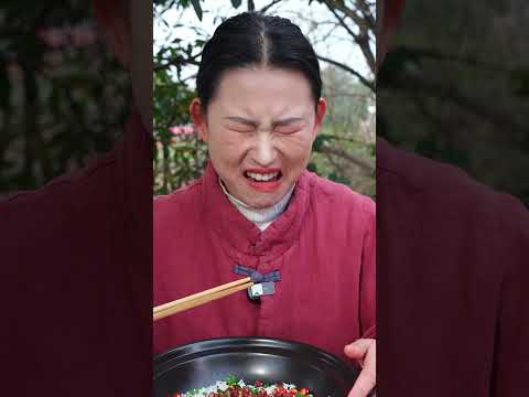 表哥对橘子有意见吗 给她留鸡屁股 #mukbang